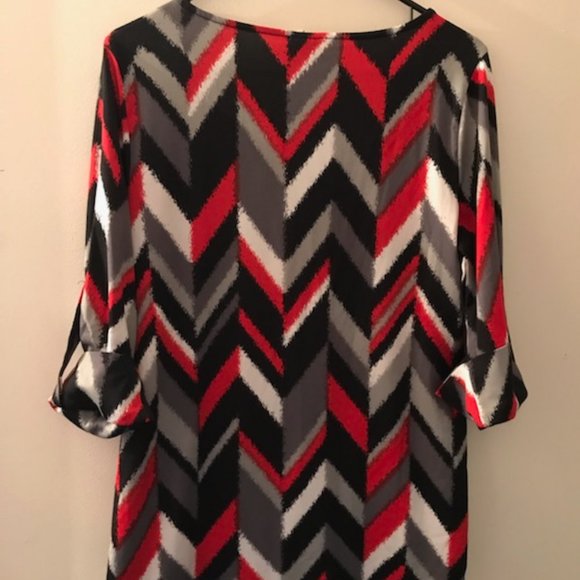 🍁5/20$!! EUC Herring Bone Patterned 3/4 Sleeve Top - Picture 2 of 7